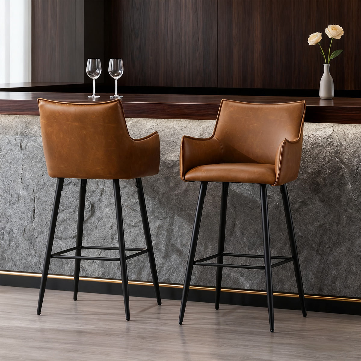 Modern barna PU bőr bárszék karfával és háttámlával — pult magasságú kárpitozott bárszék fekete fém lábakkal Kitchen Island, Bistro vagy Home Bar számára